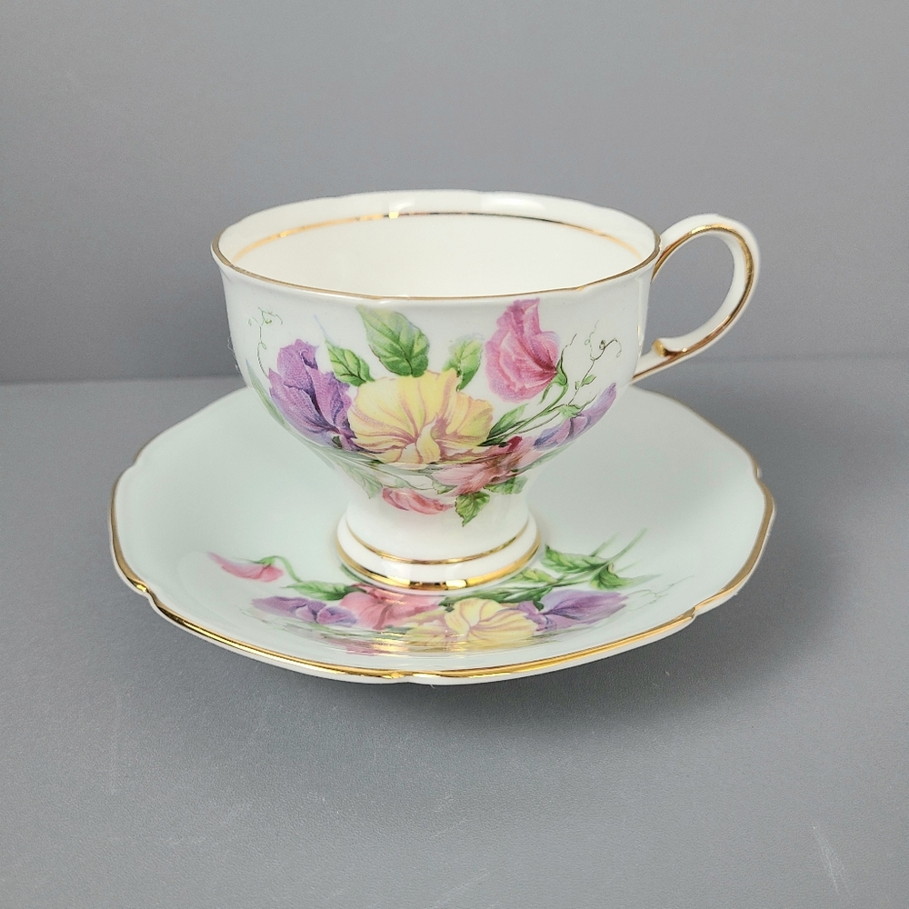 PARAGON By Appointment Mint Green Sweat Pea Pedestal Teacup Saucer Set